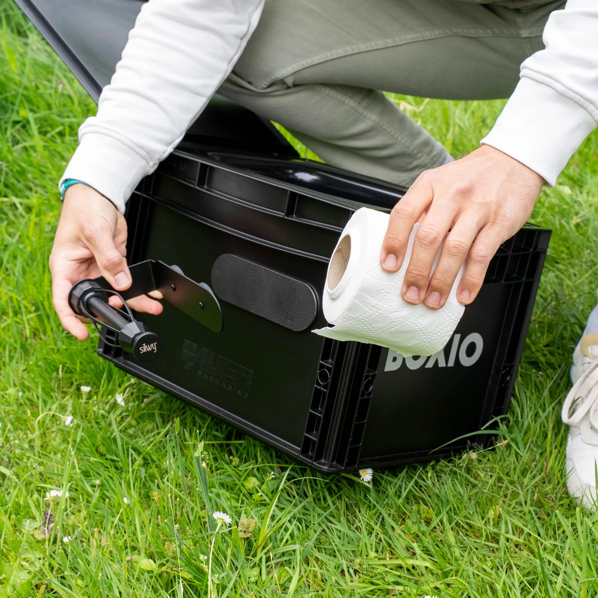 Magnetic toilet paper holder I BOXIO x SILWY®