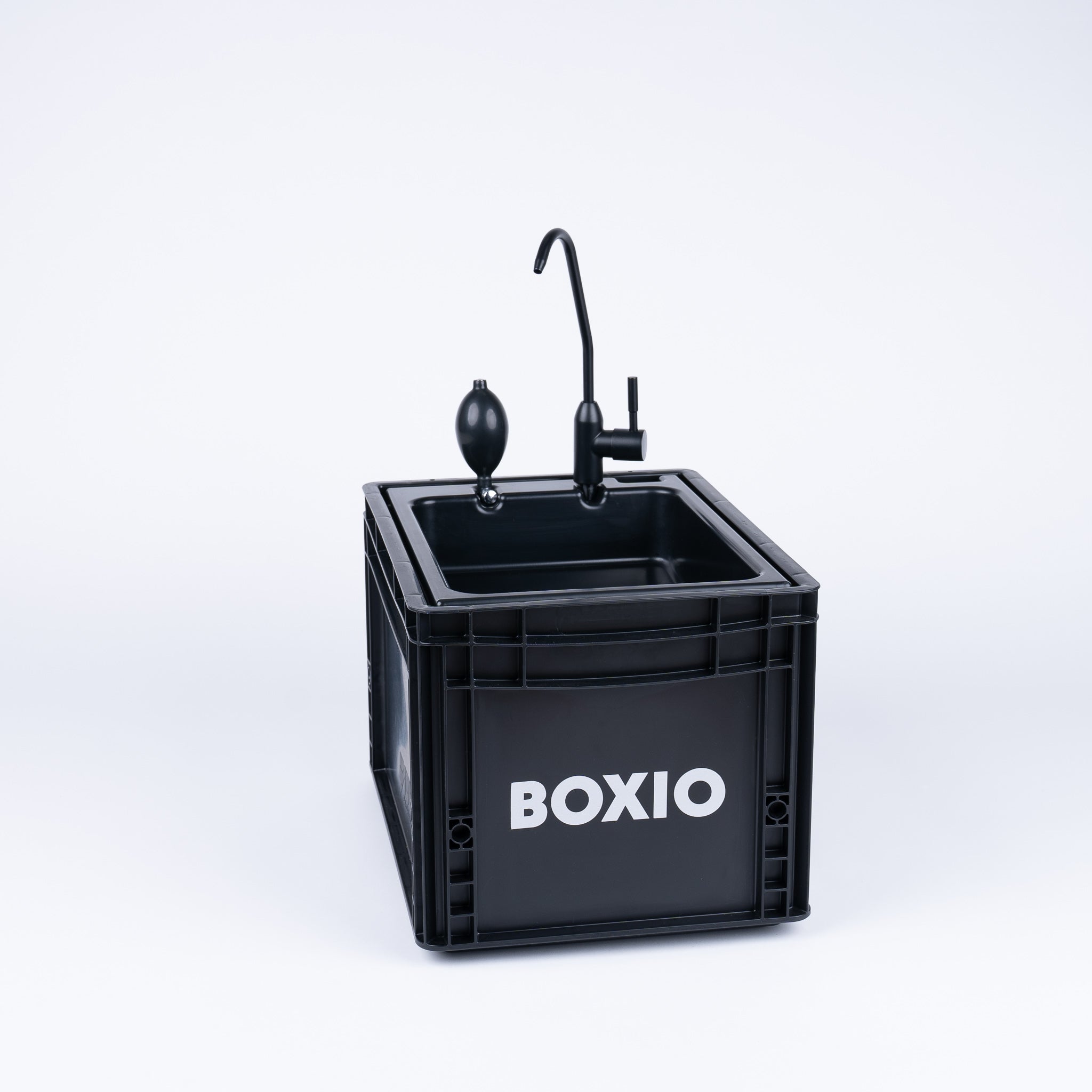 BOXIO - SANITARY: Complete set with urine-diverting toilet, mobile washbasin and accessories